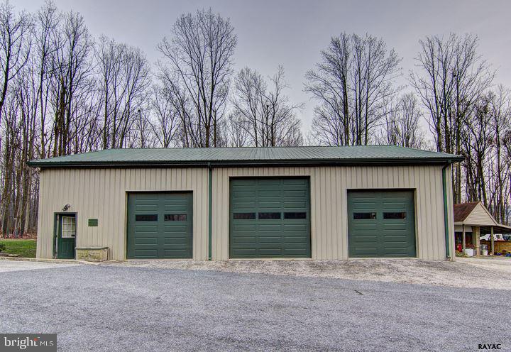 885 Bremer Road Dover, PA 17315 - Photo 6 of 36