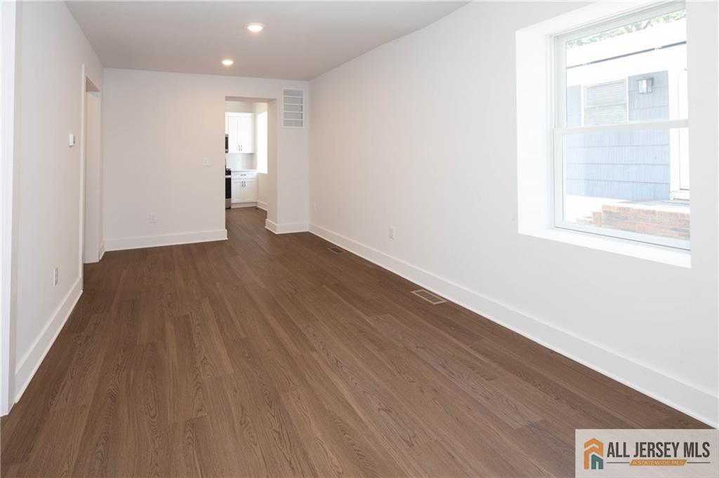 339 Crows Mill Road Fords, NJ 08863 - Photo 6 of 27
