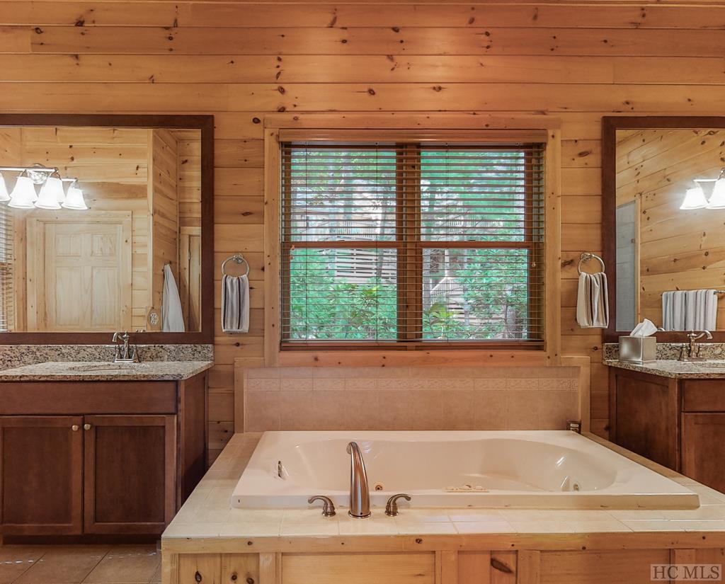 414 Deer Run Road Sapphire, NC 28774 - Photo 28 of 68 Gallery Image 28