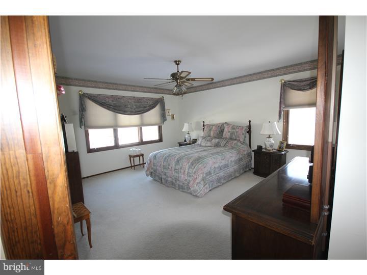 23 Peter Rafferty Drive Hamilton Square, NJ 08690 - Photo 11 of 18