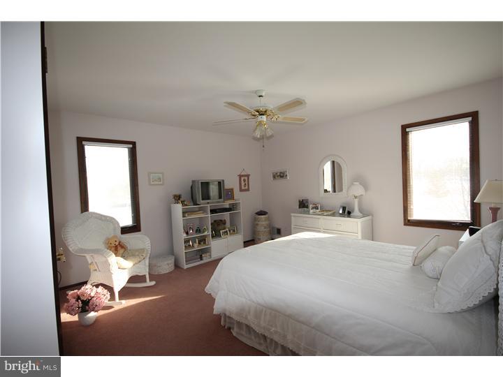23 Peter Rafferty Drive Hamilton Square, NJ 08690 - Photo 12 of 18
