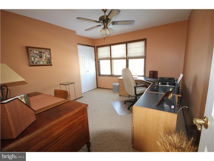 23 Peter Rafferty Drive Hamilton Square, NJ 08690 - Photo 13 of 18