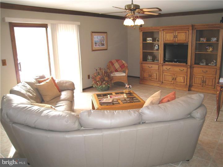 23 Peter Rafferty Drive Hamilton Square, NJ 08690 - Photo 5 of 18