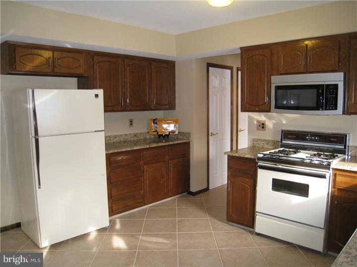 23 Peter Rafferty Drive Hamilton Square, NJ 08690 - Photo 7 of 18