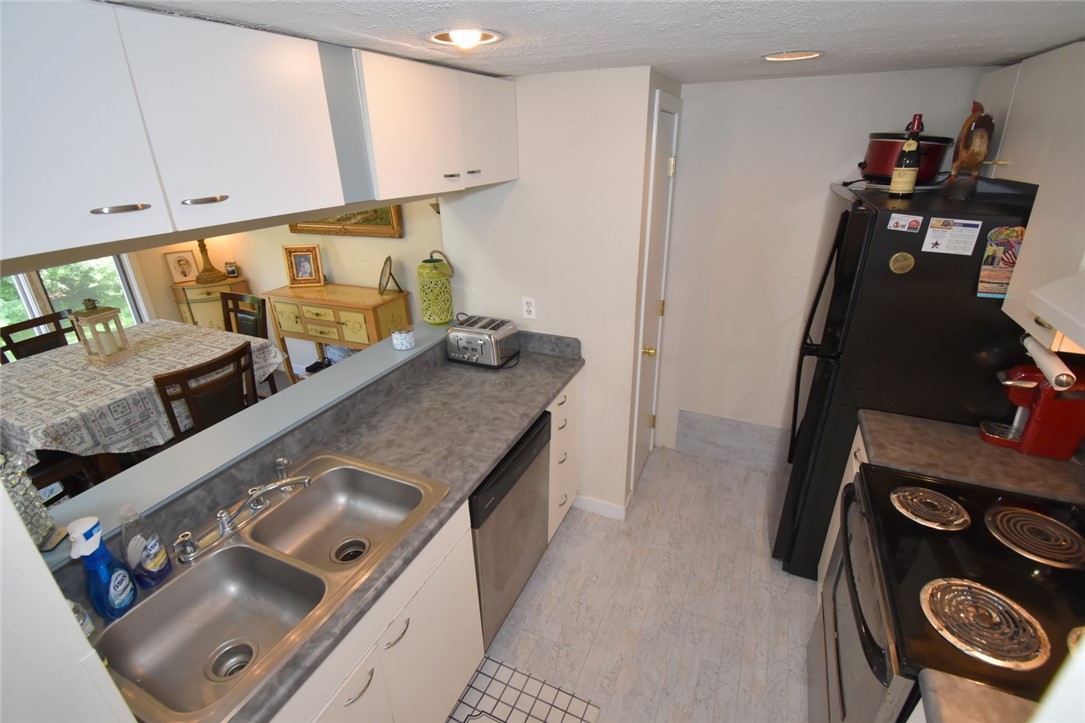 260 Sweet Allen Farm Road, Unit B3 South Kingstown, RI 02879 - Photo 15 of 47