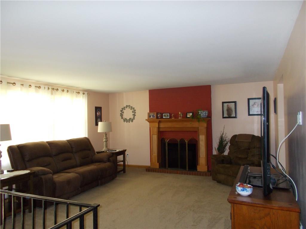104 Rydal Lane Pittsburgh, PA 15237 - Photo 5 of 12 Gallery Image 5