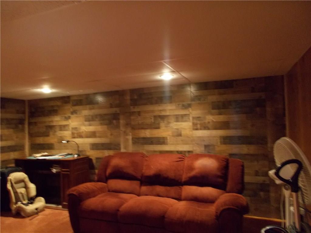 104 Rydal Lane Pittsburgh, PA 15237 - Photo 6 of 12 Gallery Image 6