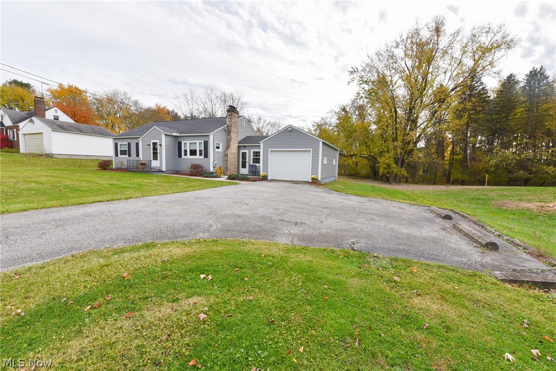 1376 Krumroy Road Akron, OH 44306 - Photo 3 of 34