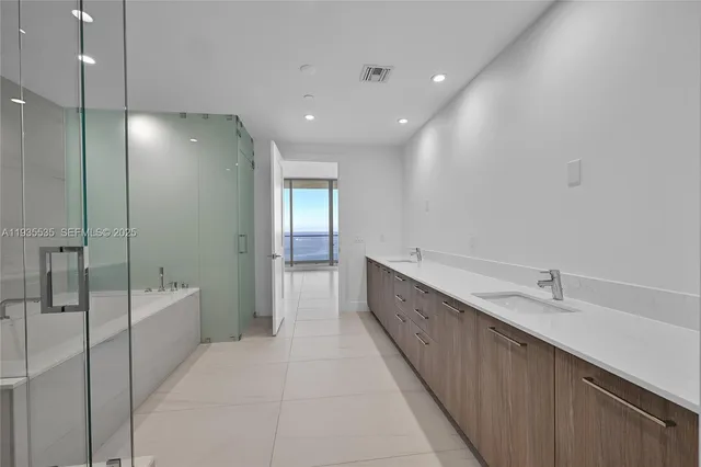 $30,000 | 151 North Seabreeze Boulevard, Unit 1701E, Fort Lauderdale, FL 33304