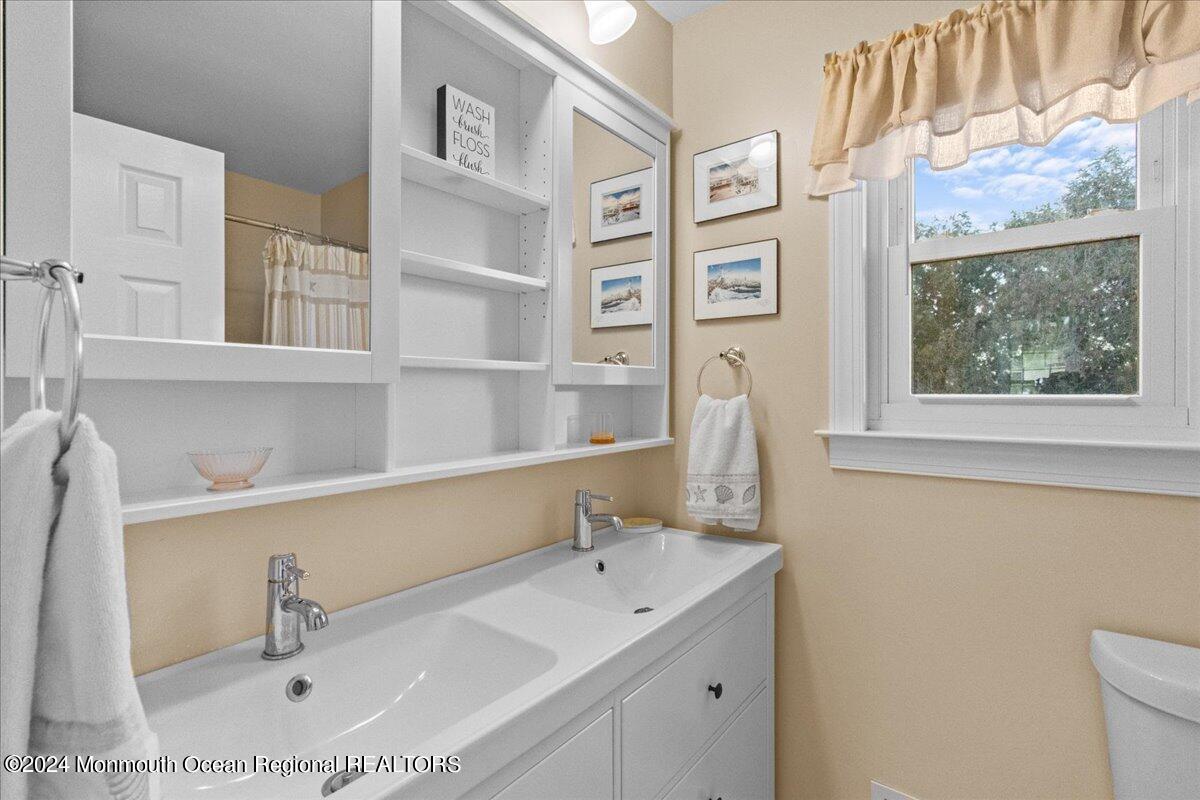 15 Fern Hollow Road Howell, NJ 07731 - Photo 35 of 43 15 FH Hall Bath