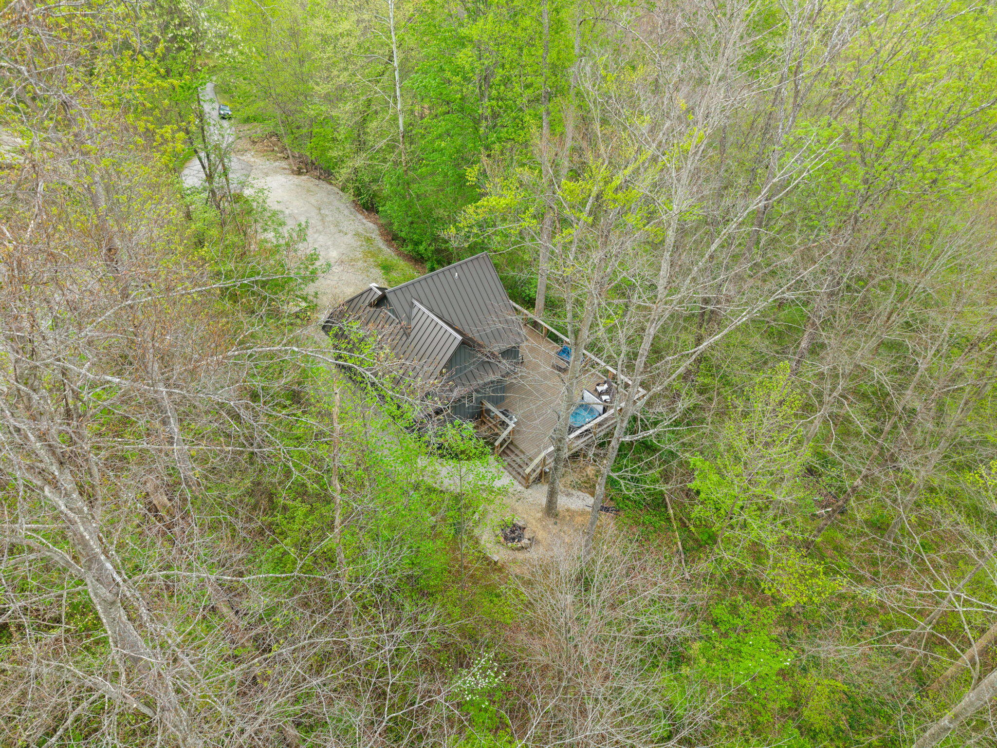175 Bootleg Ridge Stanton, KY 40380 - Photo 17 of 57 17-web-or-mls-DJI_20260416144137_0045_D