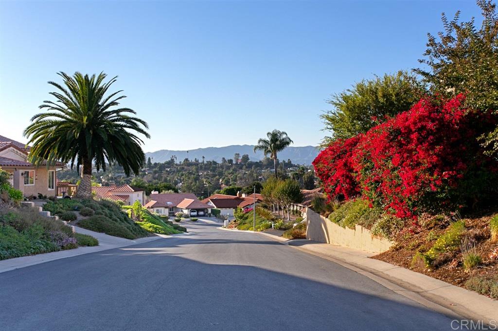 1010 Ridge Heights Drive Fallbrook, CA 92028 - Photo 20 of 23