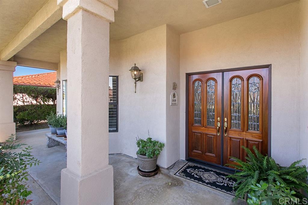 1010 Ridge Heights Drive Fallbrook, CA 92028 - Photo 3 of 23