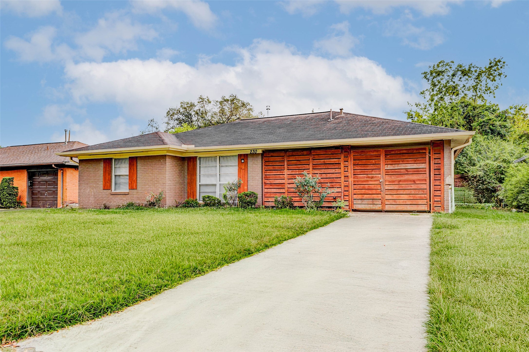 230 Bizerte Street Houston, TX 77022 - Photo 2 of 34