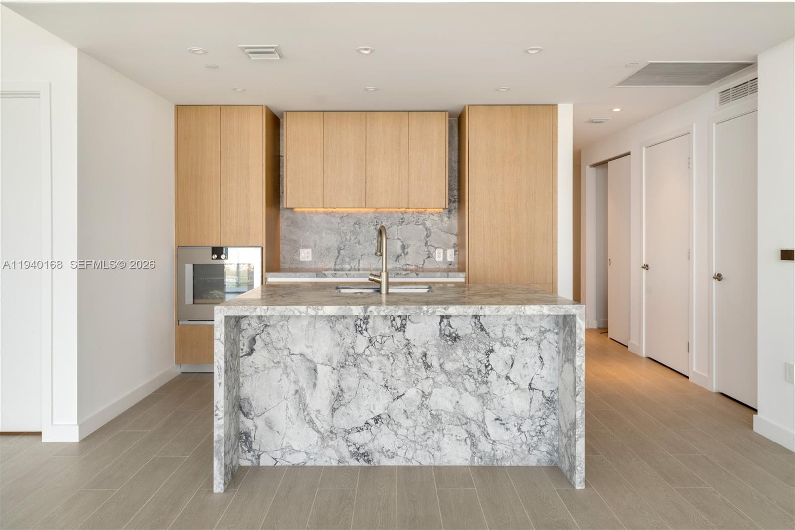 500 Alton Road, Unit 2207 Miami Beach, FL 33139 - Photo 4 of 16