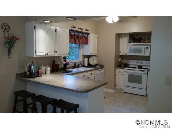 30 Tall Oaks Road Candler, NC 28715 - Photo 5 of 11 Gallery Image 5