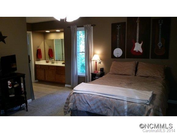 30 Tall Oaks Road Candler, NC 28715 - Photo 7 of 11 Gallery Image 7