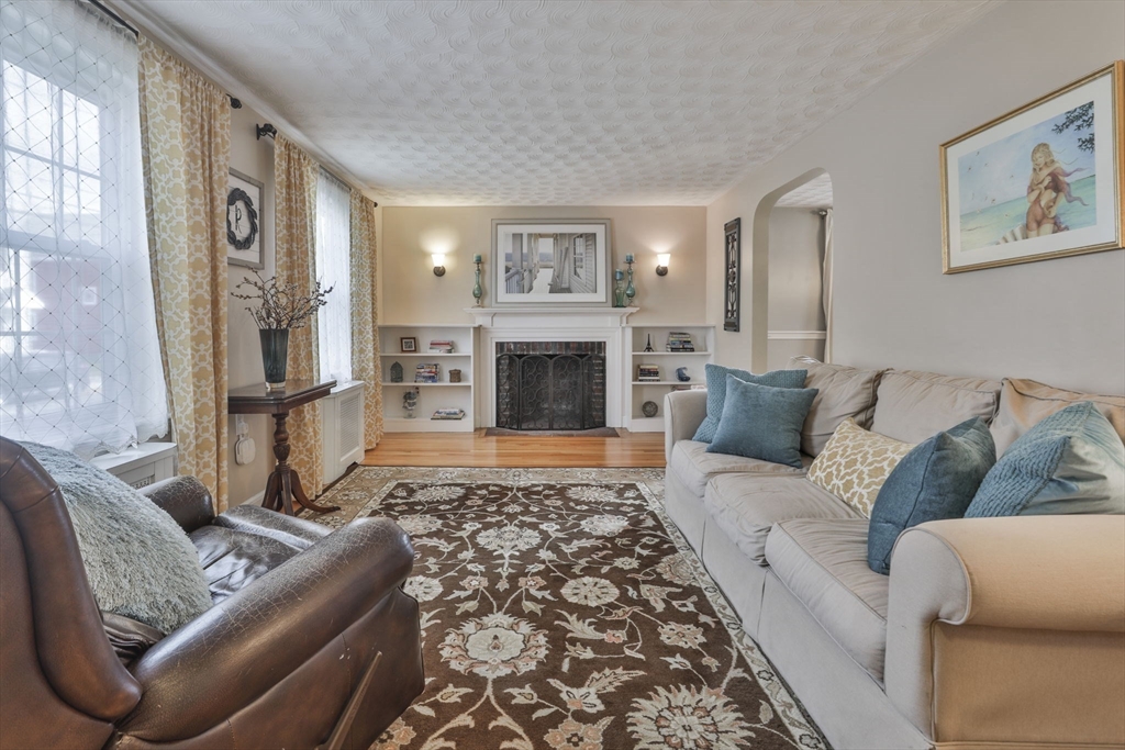 10 Converse Street Wakefield, MA 01880 - Photo 5 of 36