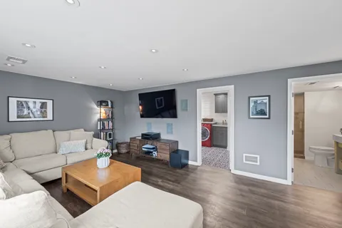 $475,000 | 840 East Marshall Court, Palatine, IL 60074