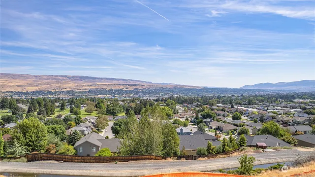 $199,900 | 1857 Broadway Place, Wenatchee, WA 98801