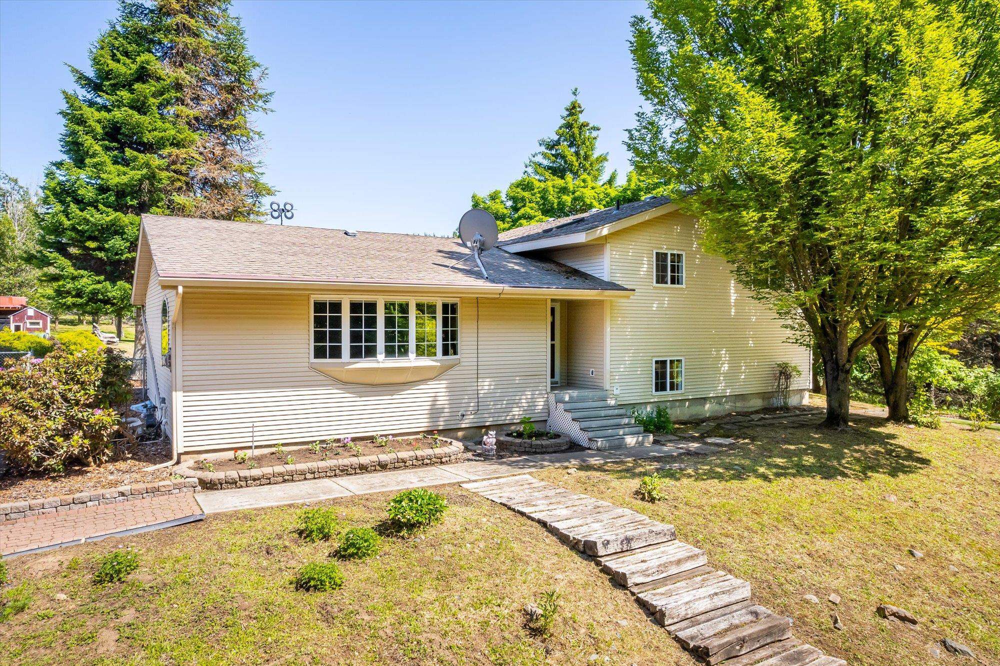 6219 South Chapman Road Greenacres, WA 99016 - Photo 1 of 45