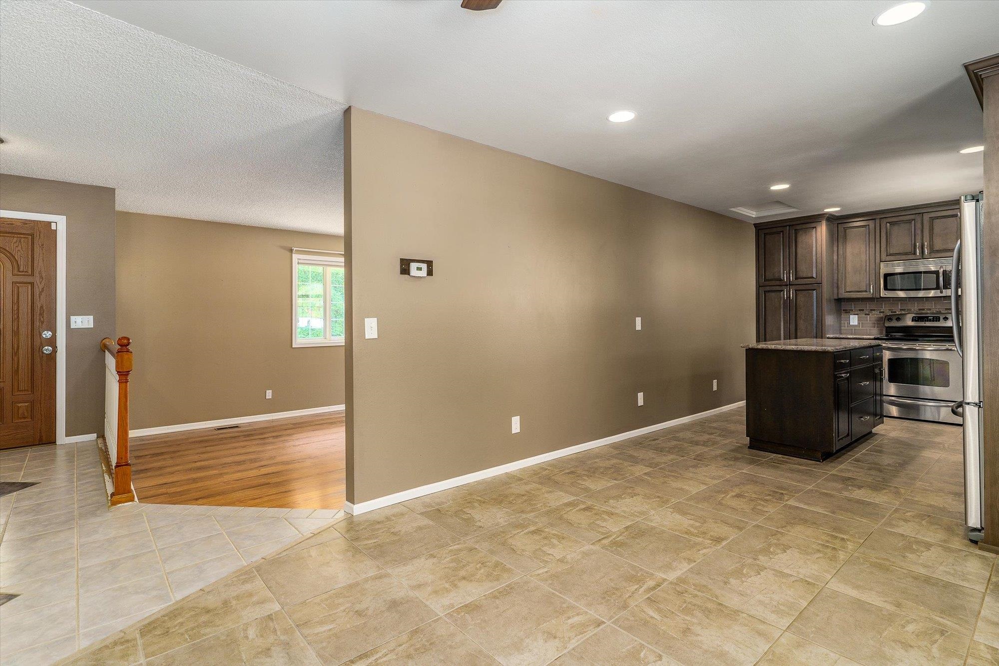 6219 South Chapman Road Greenacres, WA 99016 - Photo 6 of 45