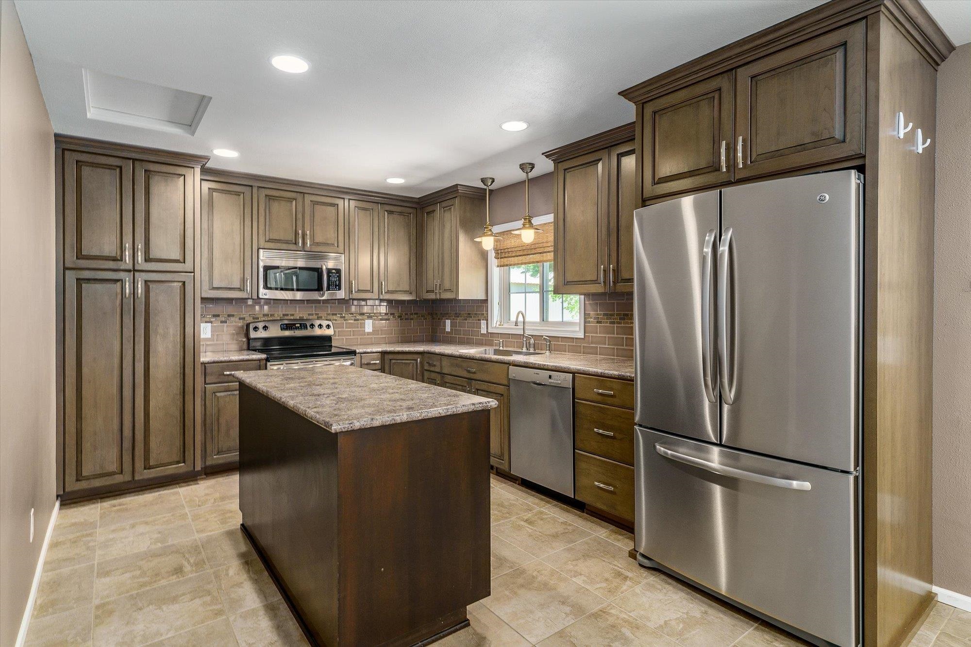 6219 South Chapman Road Greenacres, WA 99016 - Photo 7 of 45