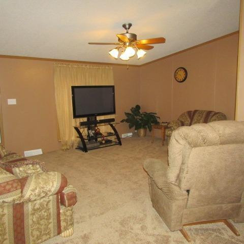 626 Pollys Bend Road Lancaster, KY 40444 - Photo 11 of 21 Large, open great room with brand new ca