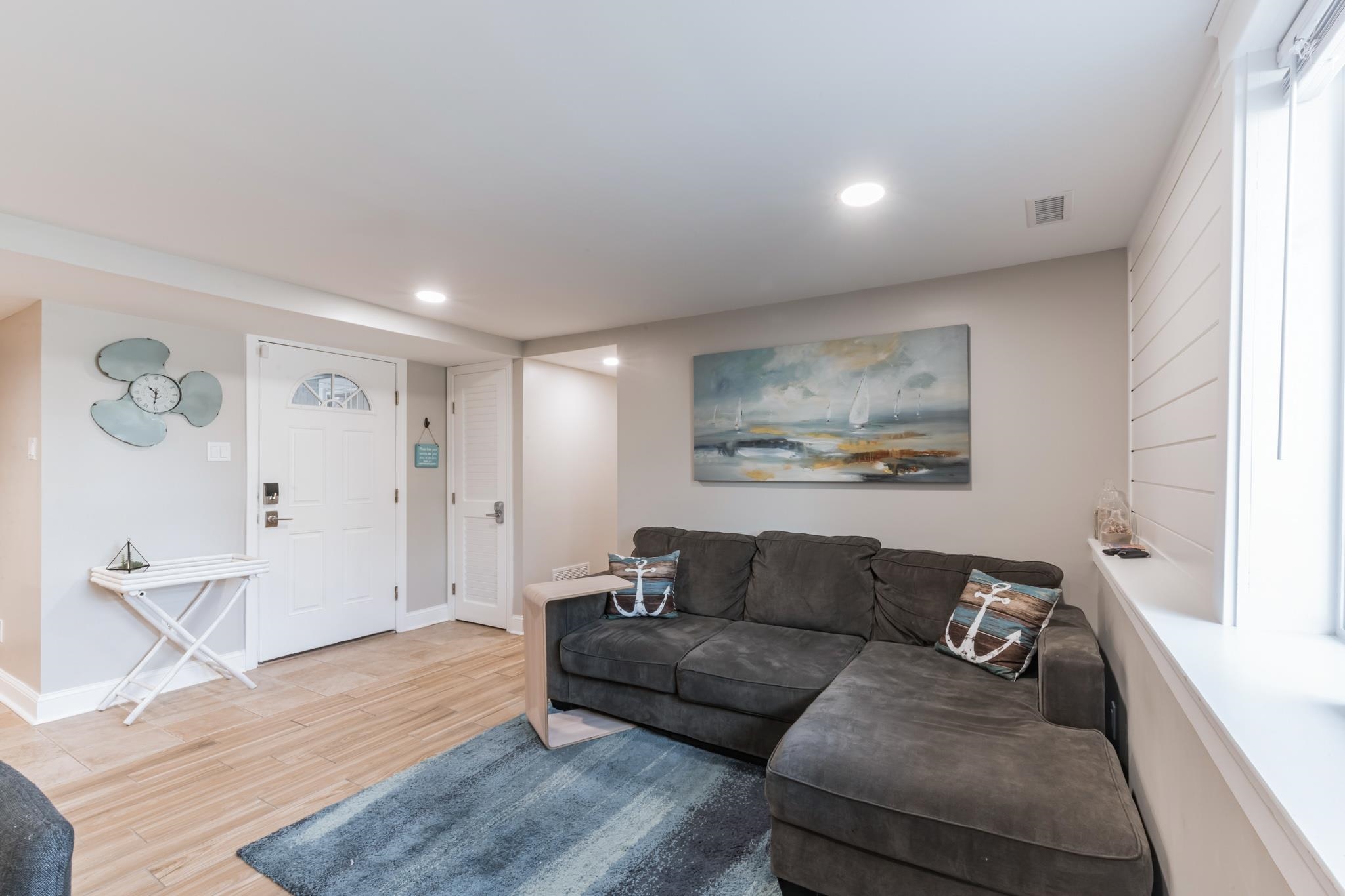 15 99th Street, Unit A Stone Harbor, NJ 08247 - Photo 13 of 41 a living room with furniture and a window