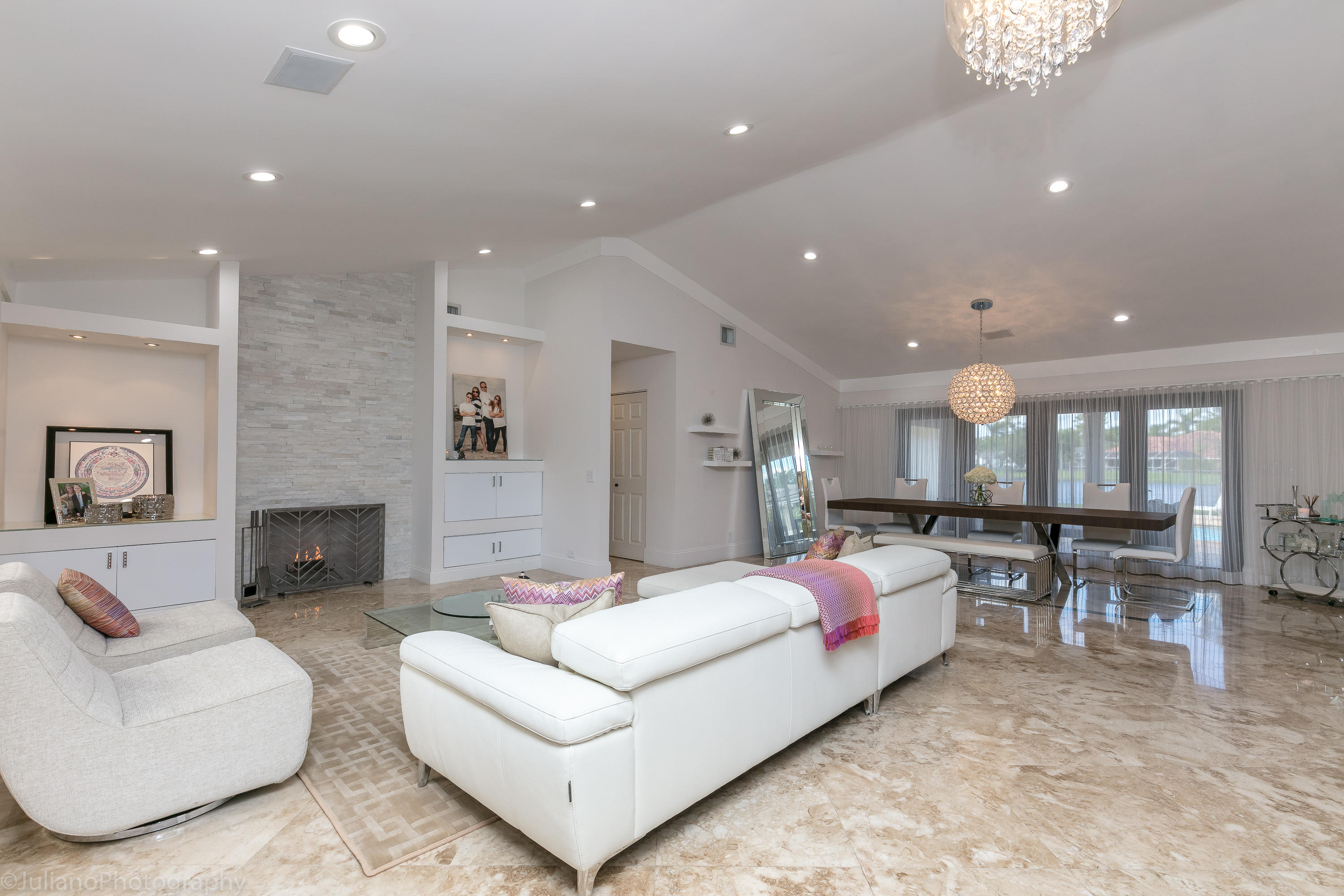 7675 Estrella Circle Boca Raton, FL 33433 - Photo 2 of 44 Living Room