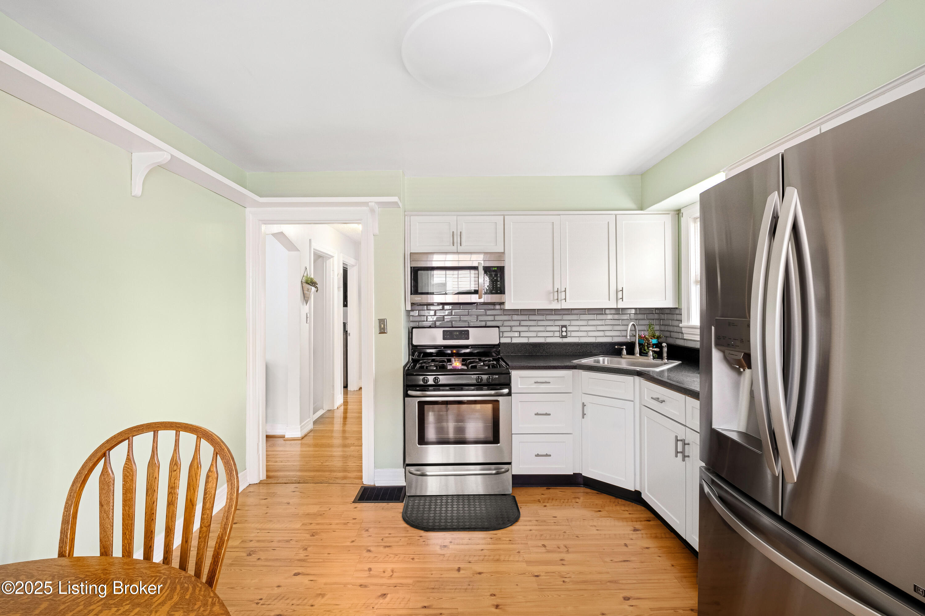 2586 Greenup Road Louisville, KY 40217 - Photo 10 of 26 kitchen 3