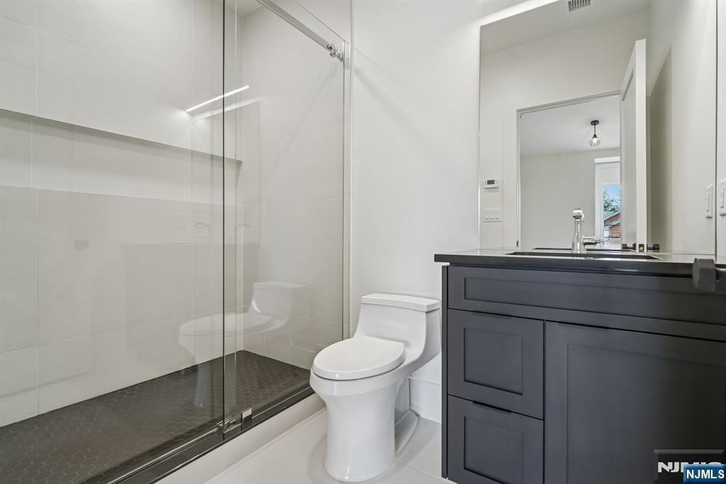 50 Roberts Road Englewood Cliffs, NJ 07632 - Photo 37 of 50
