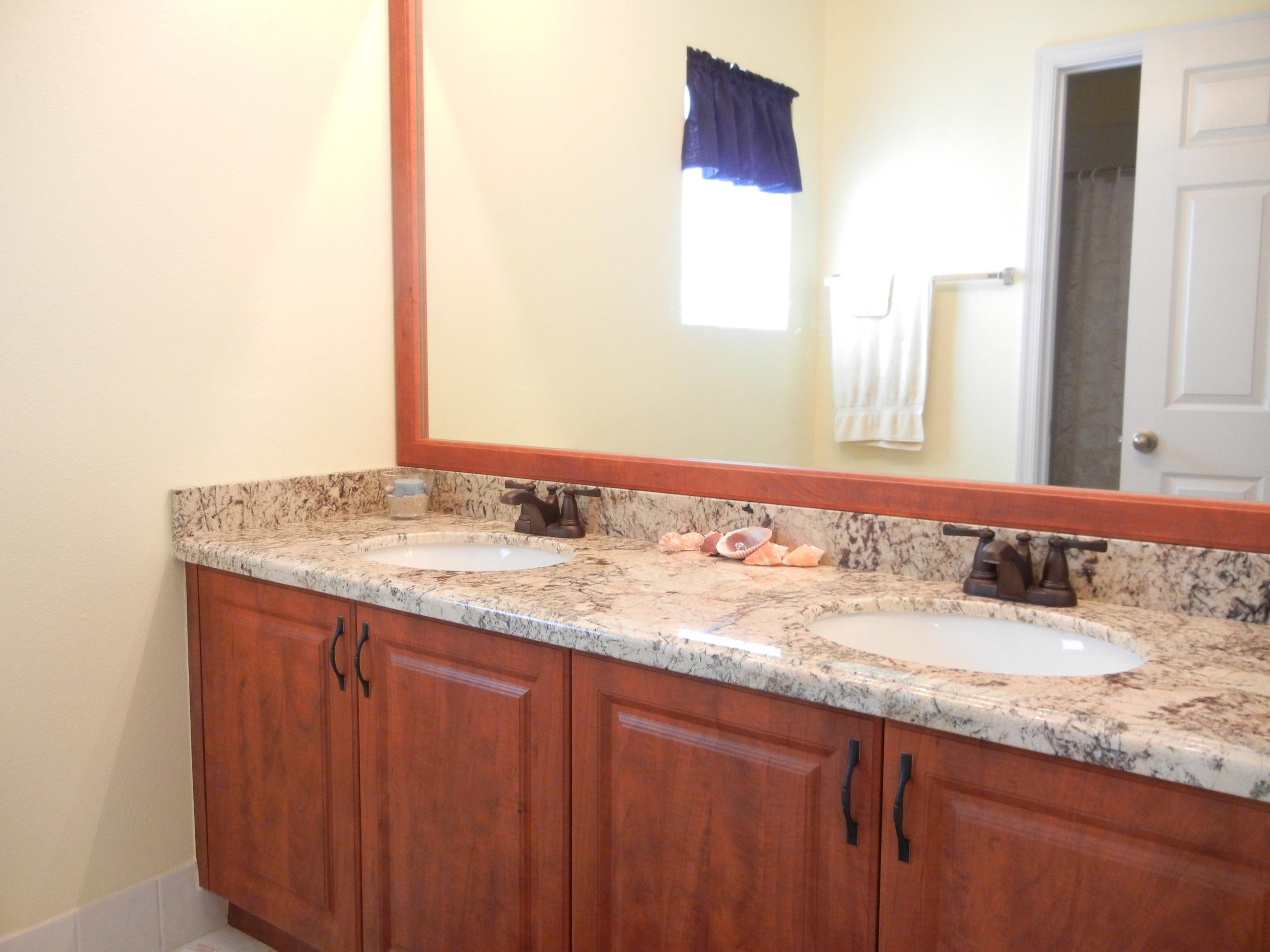 10974 North Danbury Way Boca Raton, FL 33498 - Photo 20 of 24 Upstairs Bath