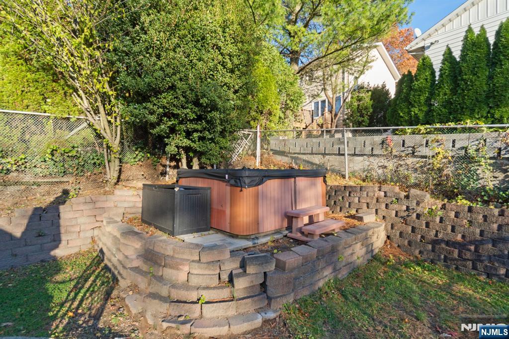 51 Anderson Avenue Englewood Cliffs, NJ 07632 - Photo 33 of 46