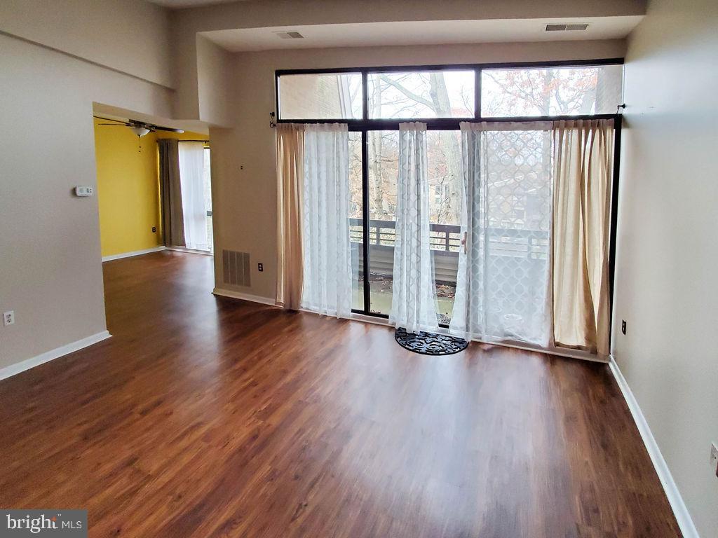 11612 Ivystone Court, Unit 300 Reston, VA 20191 - Photo 2 of 13 Gallery Image 2