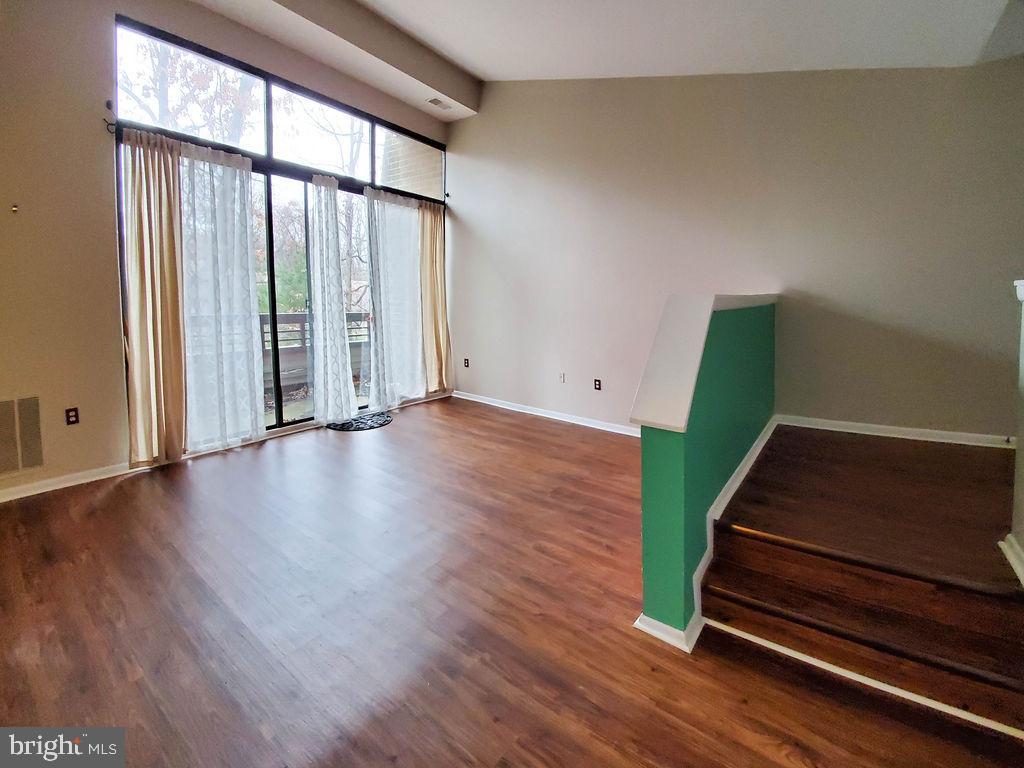 11612 Ivystone Court, Unit 300 Reston, VA 20191 - Photo 3 of 13 Gallery Image 3