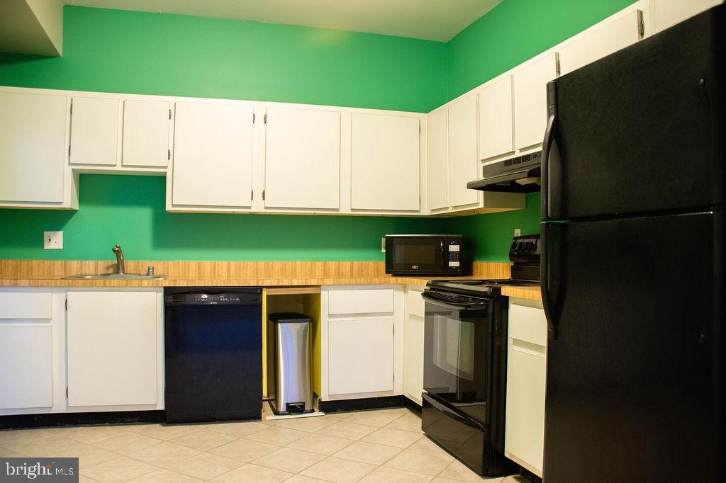 11612 Ivystone Court, Unit 300 Reston, VA 20191 - Photo 5 of 13 Gallery Image 5