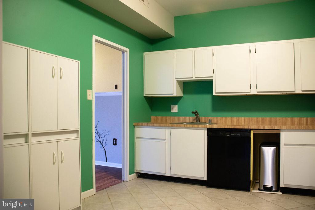 11612 Ivystone Court, Unit 300 Reston, VA 20191 - Photo 7 of 13 Gallery Image 7