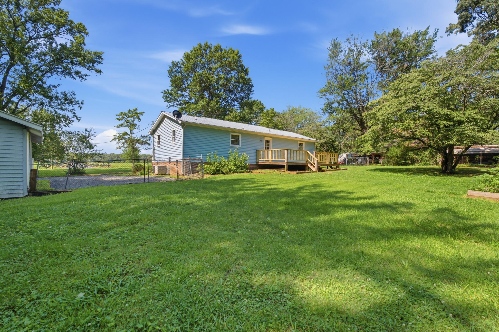 609 Hawkersmith Road Tullahoma, TN 37388 - Photo 30 of 32