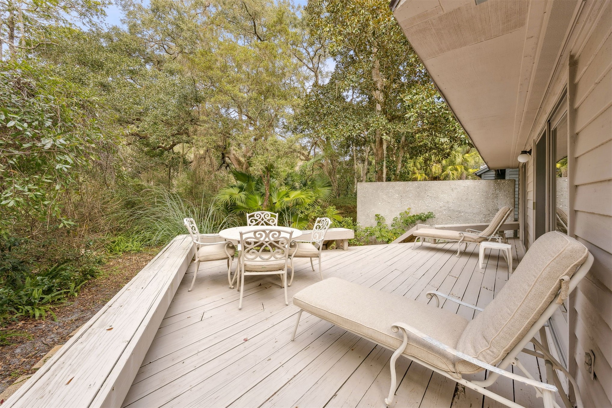 59 Laurel Oak Road Fernandina Beach, FL 32034 - Photo 22 of 54 a terrace with outdoor seating and trees
