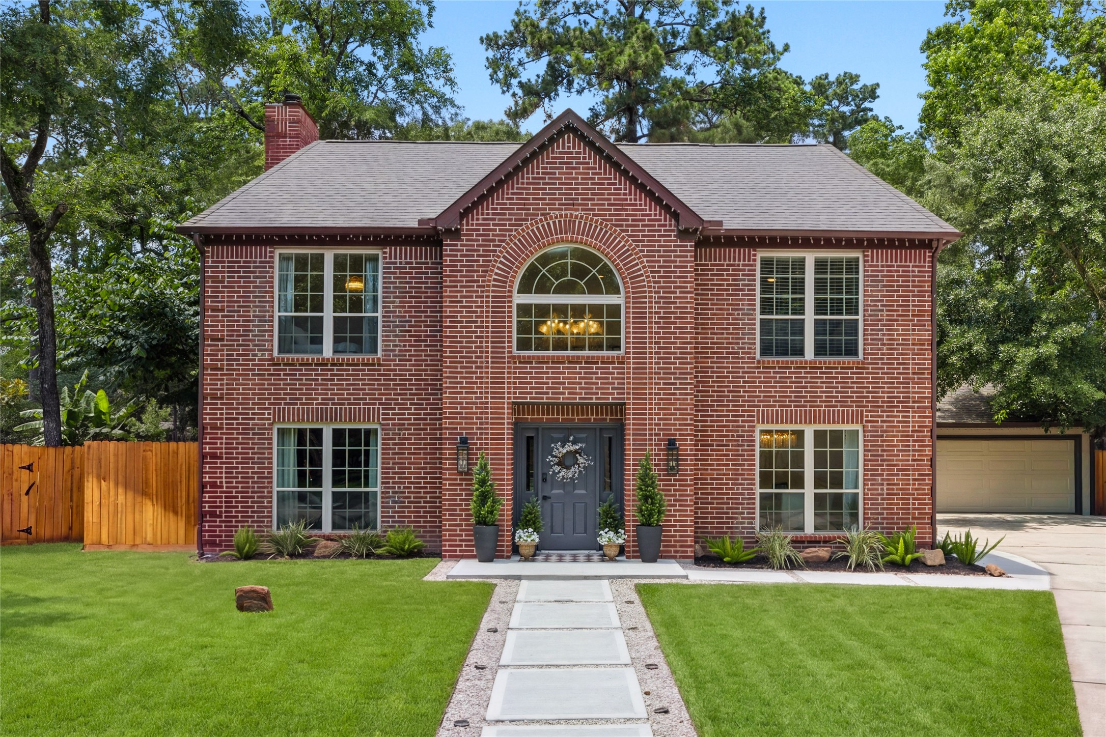 129 North Rainbow Ridge Circle Spring, TX 77381 - Photo 2 of 47 Gallery Image 2