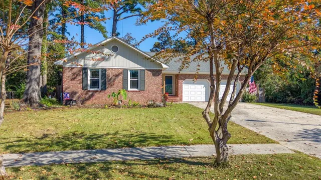 $375,000 | 122 Dunmow Drive, Summerville, SC 29485