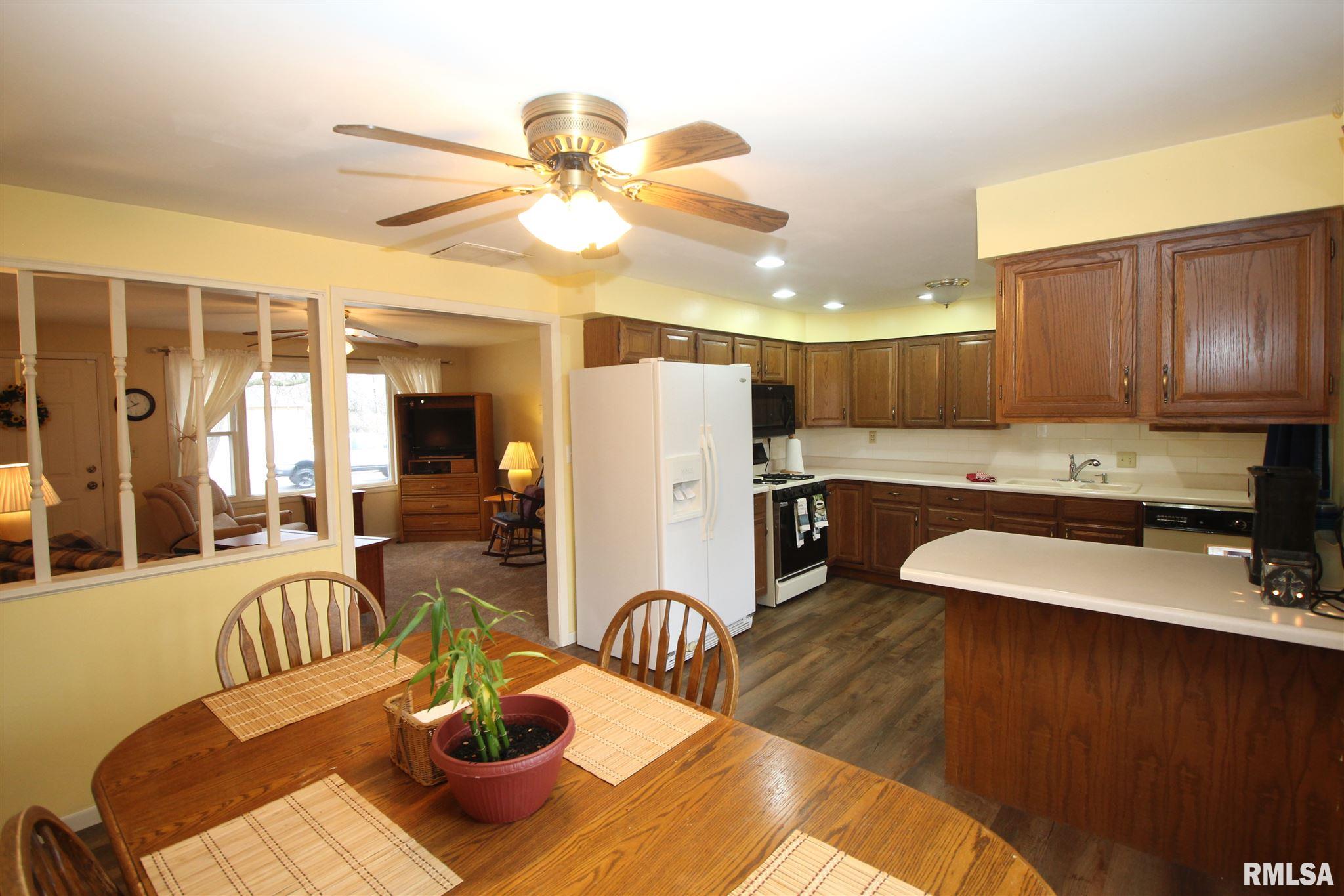 501 Devonshire Road Washington, IL 61571 - Photo 10 of 31 Gallery Image 10