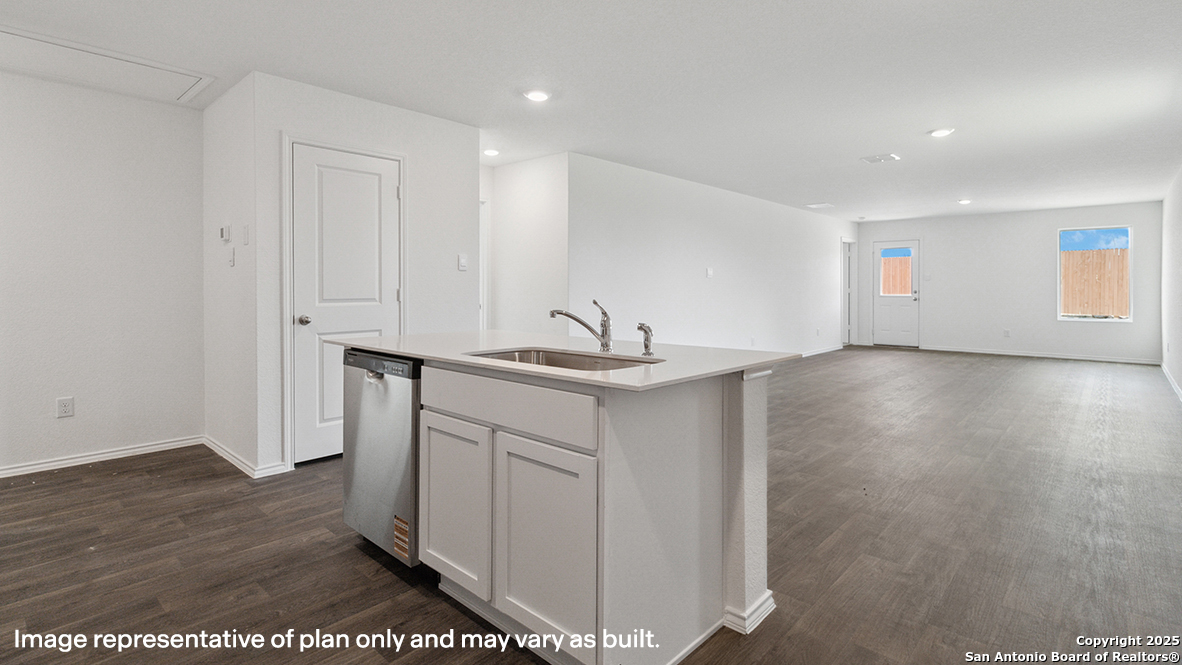 1019 Cholula Road San Antonio, TX 78221 - Photo 3 of 37