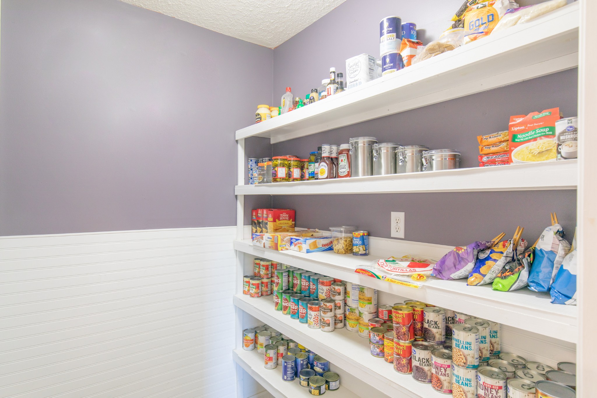 6022 Wayman Dunn Road Springfield, TN 37172 - Photo 12 of 35 a room with lots of baby toys