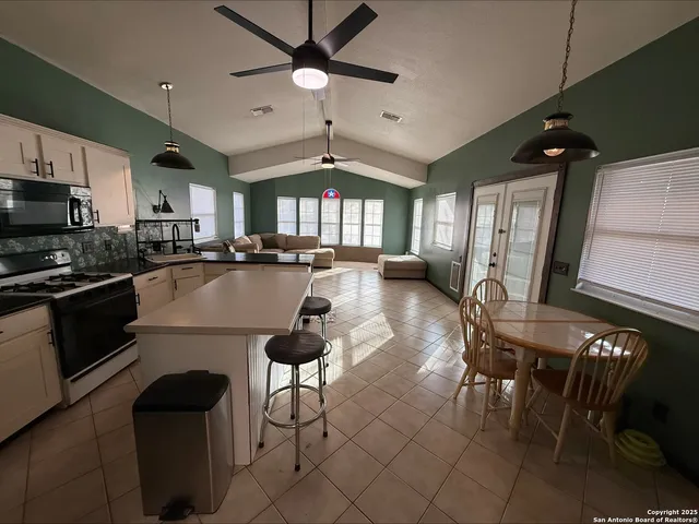 $1,500 | 159 Star, Pipe Creek, TX 78063