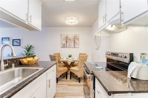 $1,895 | 5500 Ackerfield Avenue, Unit 307, Long Beach, CA 90805