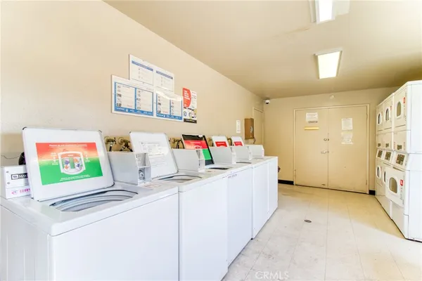 $1,895 | 5500 Ackerfield Avenue, Unit 307, Long Beach, CA 90805