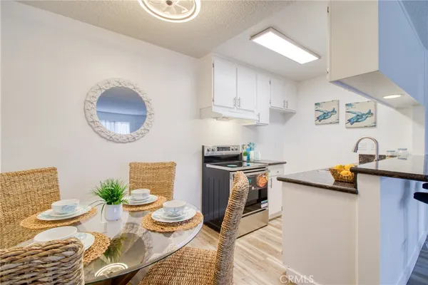 $1,895 | 5500 Ackerfield Avenue, Unit 307, Long Beach, CA 90805