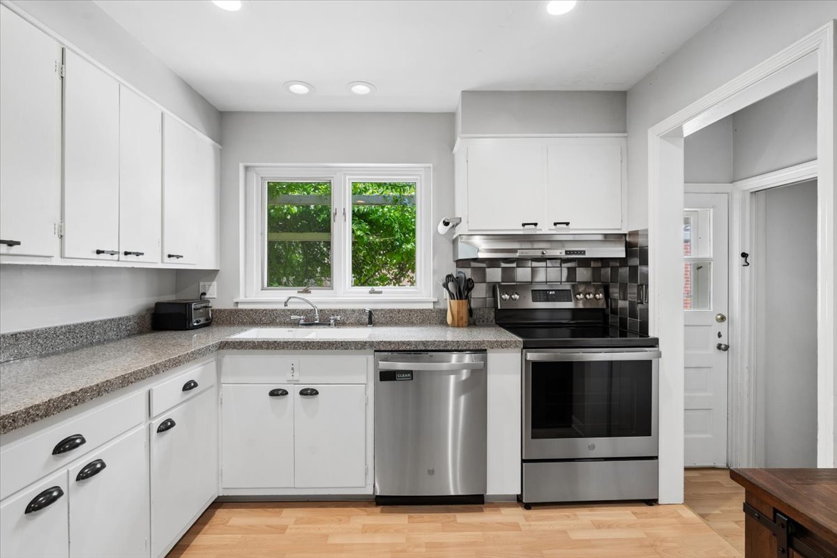 2422 Ridgeway Avenue Evanston, IL 60201 - Photo 10 of 26